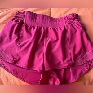 Lululemon Hotty Hot Short 2.5”
